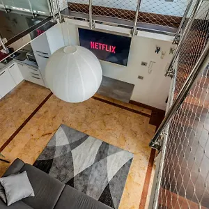 Apartamento Loft Elegante In Centro In Zona Signorile - Davanti Metro