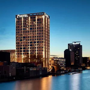 https://van-der-valk-hotel-amsterdam-amstel.amsterdamhotelsnl.com